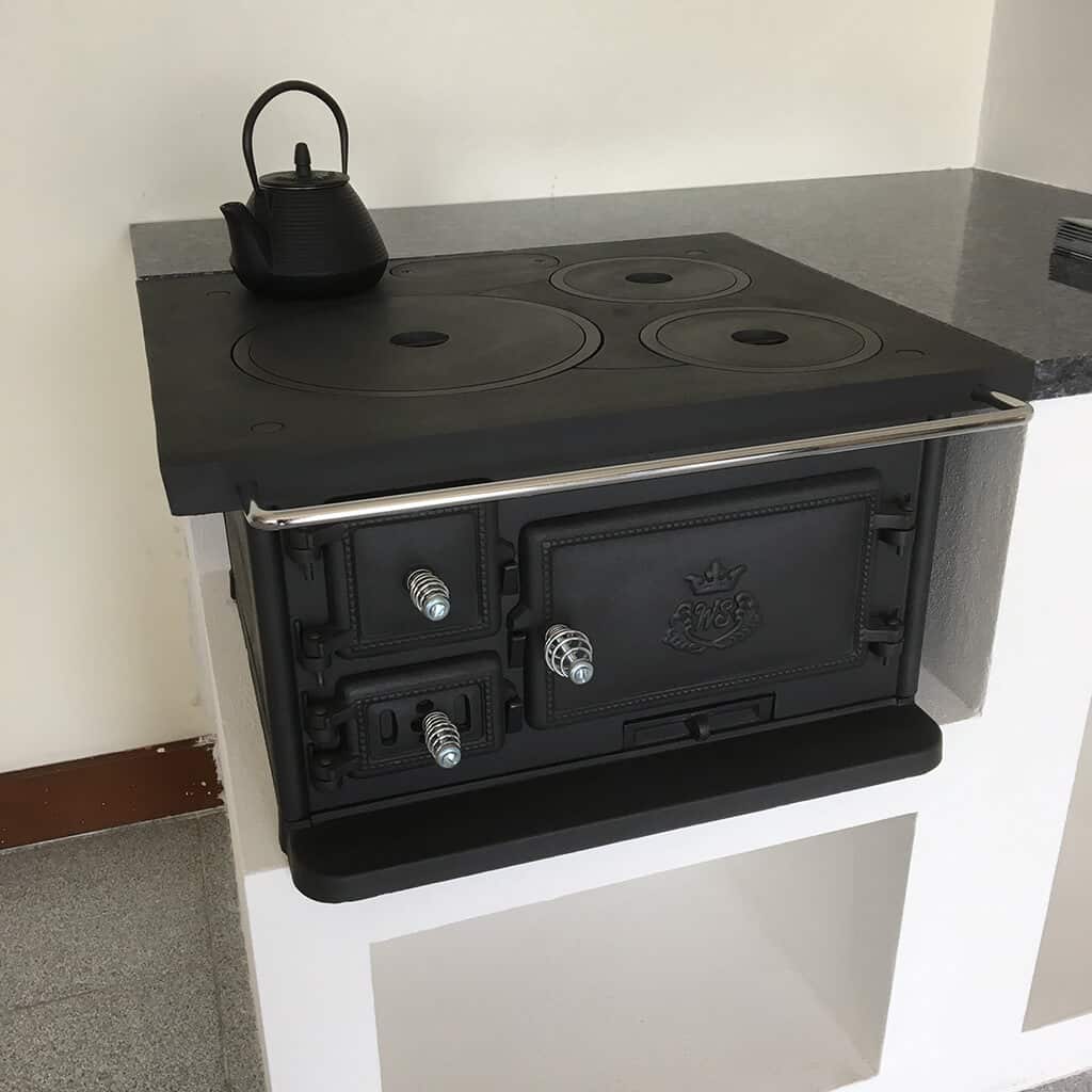 La piccola cucina Westbo Standard finalmente in esposizione. Stufe per cucine